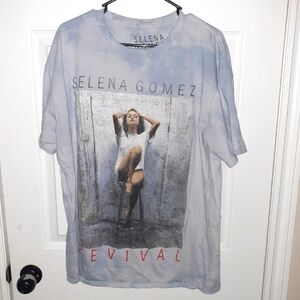 Selena Gomez XL t-shirt.